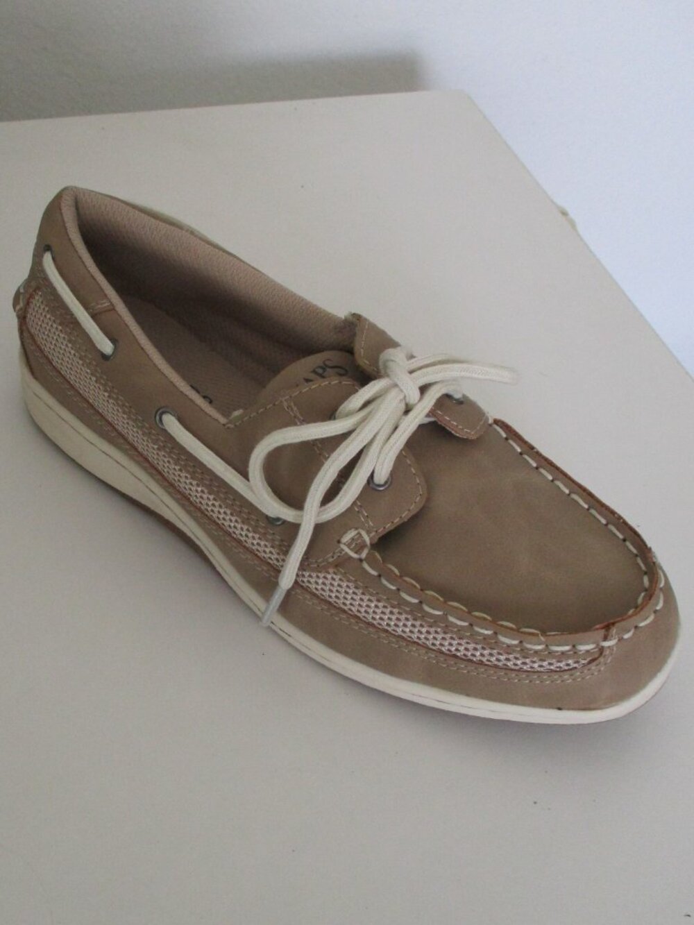 Chaps Dylan Womens Tan Faux Leather Boat Moccasin Shoe NWOB - Size 8M